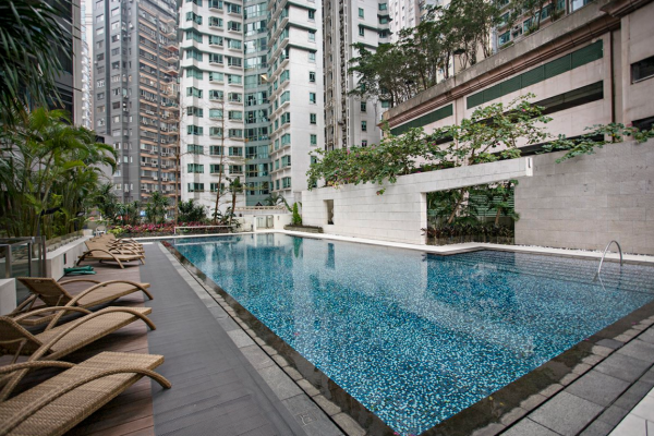 azura-swimming-pool-2A-seymour-road-building-image-mid-levels-west-district-hong-kong-properties-for-rent-for-sale-jade-land-properties-real-estate-agent-central