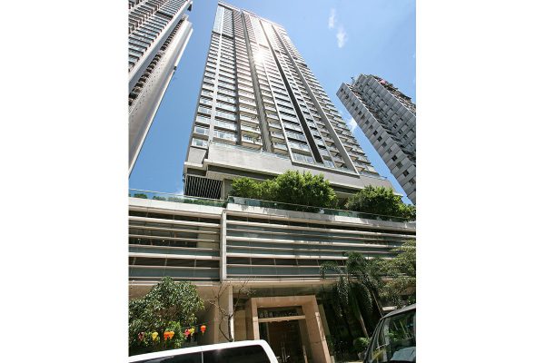 Island-Crest-building-exterior-8-First-Street-縉城峰-第一街 8號-estate-building-image-sai-ying-pun-district-西營盤區-hong-kong-properties-for-rent-for-sale-jade-land-properties-real-estate-agent-翡翠島