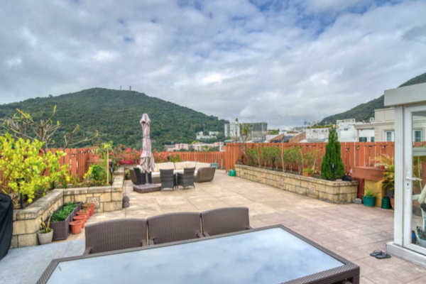 Consort Garden 22 Consort Rise Hong Kong Penthouse Apartment with Rooftop For Sale Jade Land Properties Hong Kong Real Estate Agent