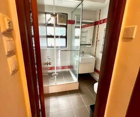 Wisdom Court 5 Hatton Court Mid-levels West西半山克頓道5號慧苑Hong Kong Renovated Apartment For Rent Jade Land Properties Hong Kong Real Estate Agent 香港 靚裝修 出租 翡翠島物業