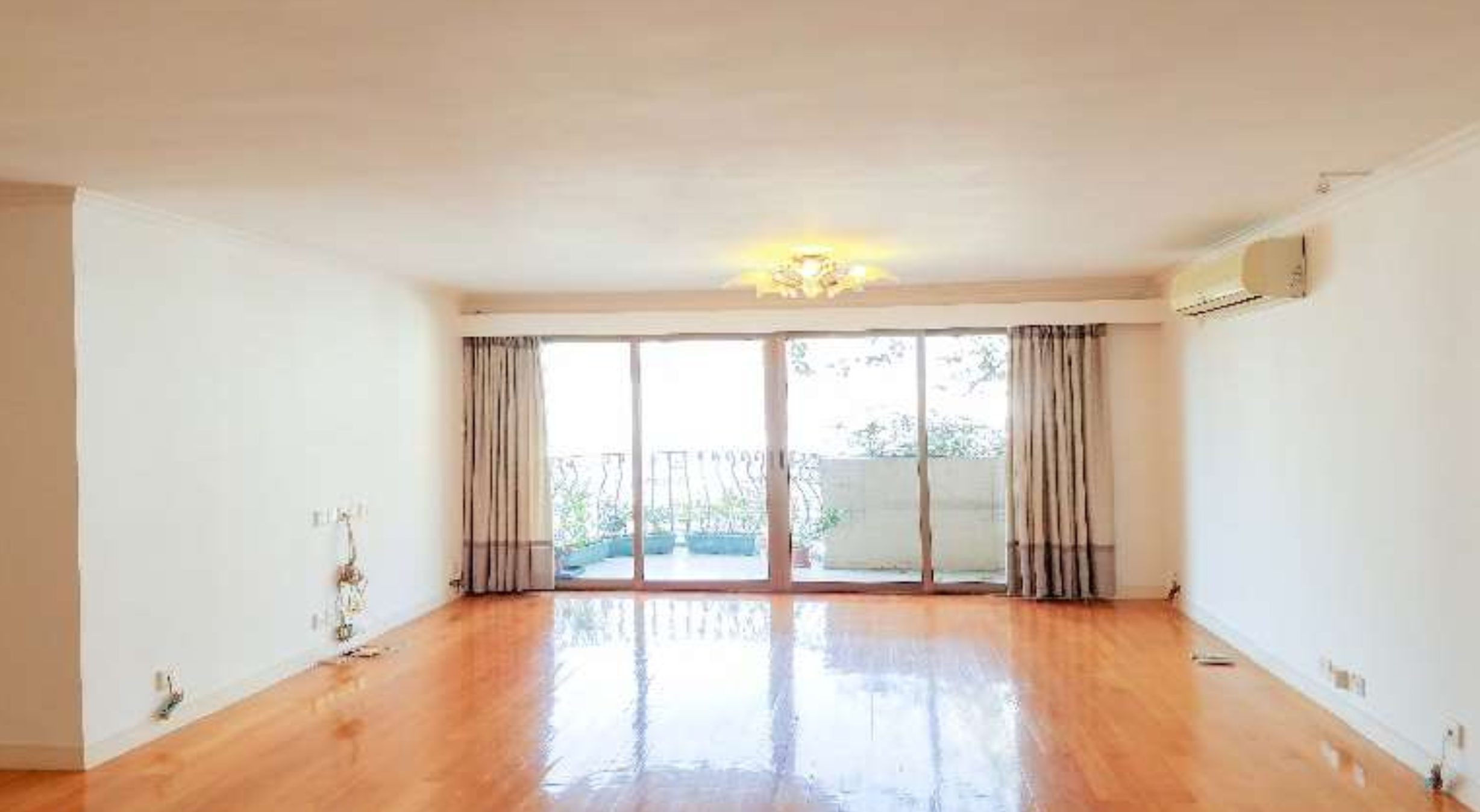 Park View Court 1 Lyttelton Road Mid-levels West恒柏園 西半山 列提頓1號Hong Kong Renovated Apartment For Rent Jade Land Properties Hong Kong Real Estate Agent 香港 靚裝修 出租 翡翠島物業 房子 屋子